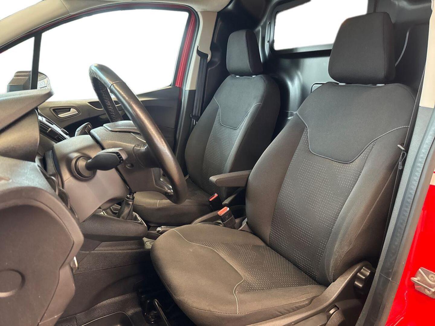 FORD Transit Courier 11