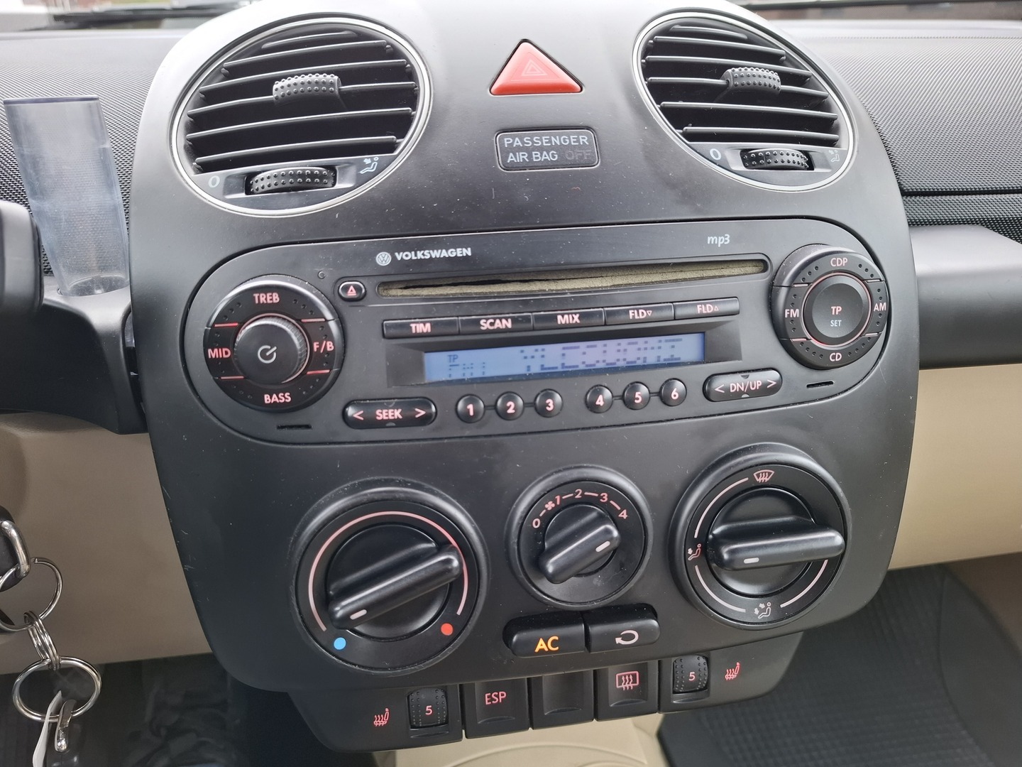 VOLKSWAGEN New Beetle 2007