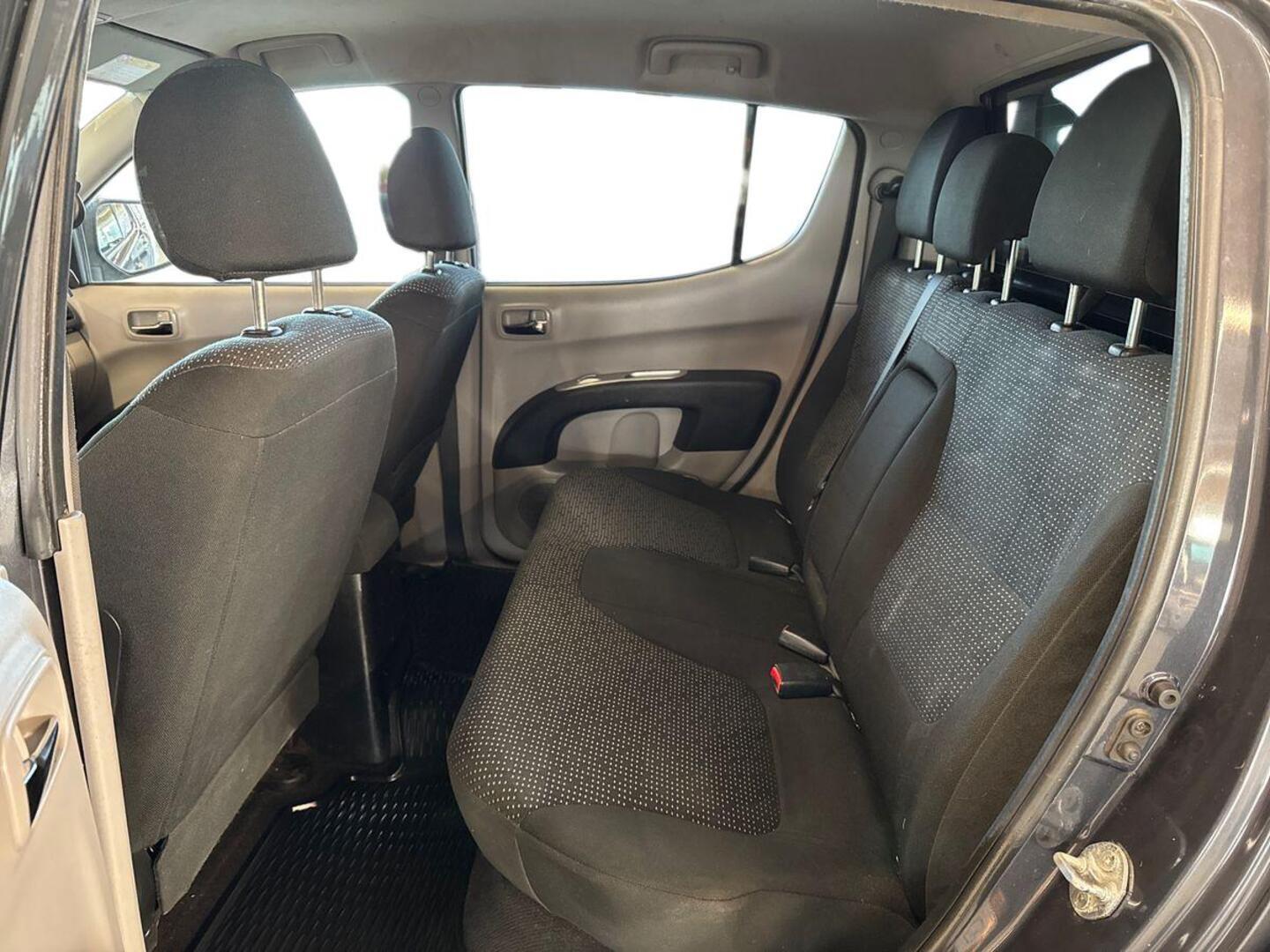 MITSUBISHI L200 2011