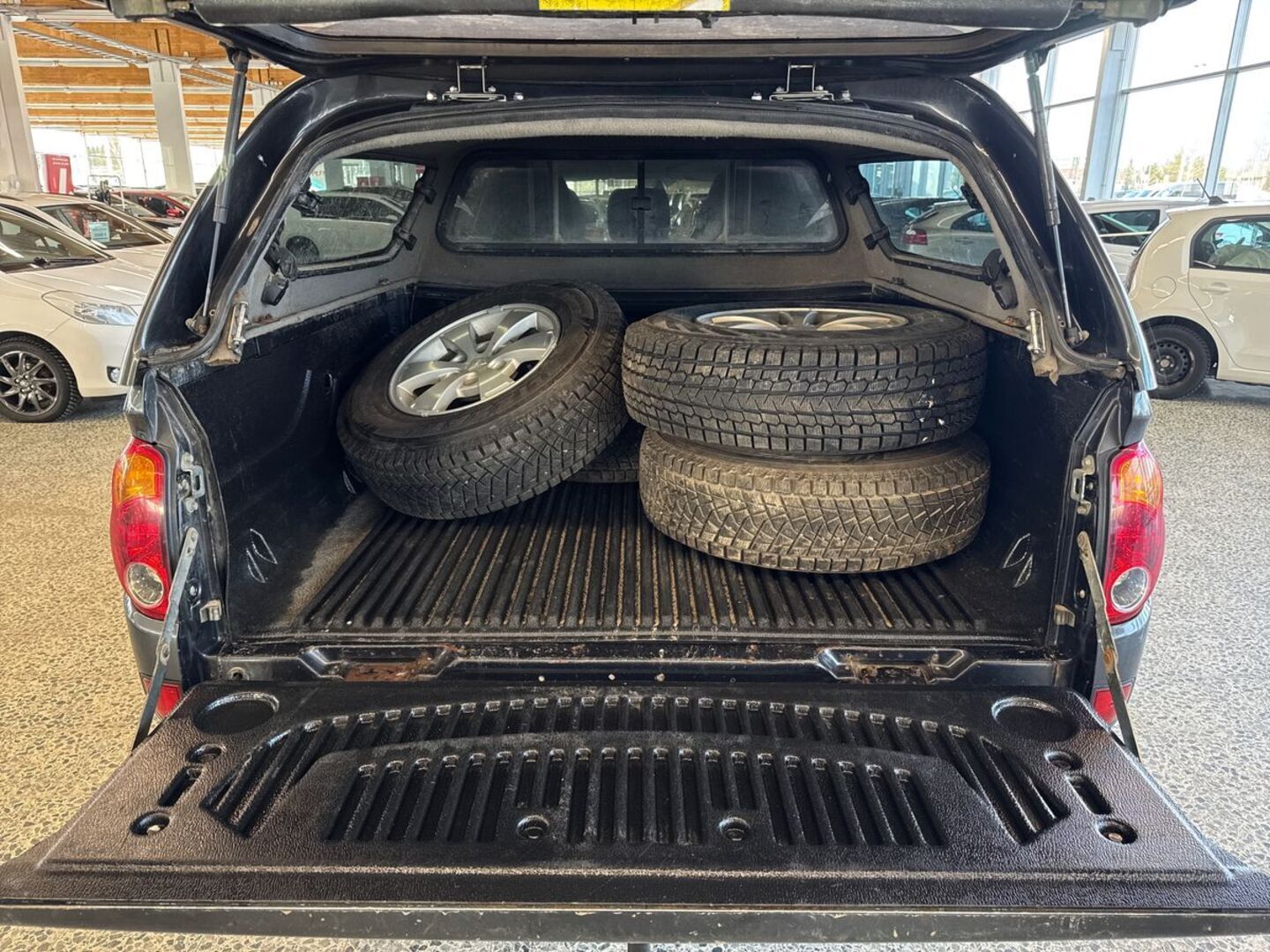 MITSUBISHI L200 2011