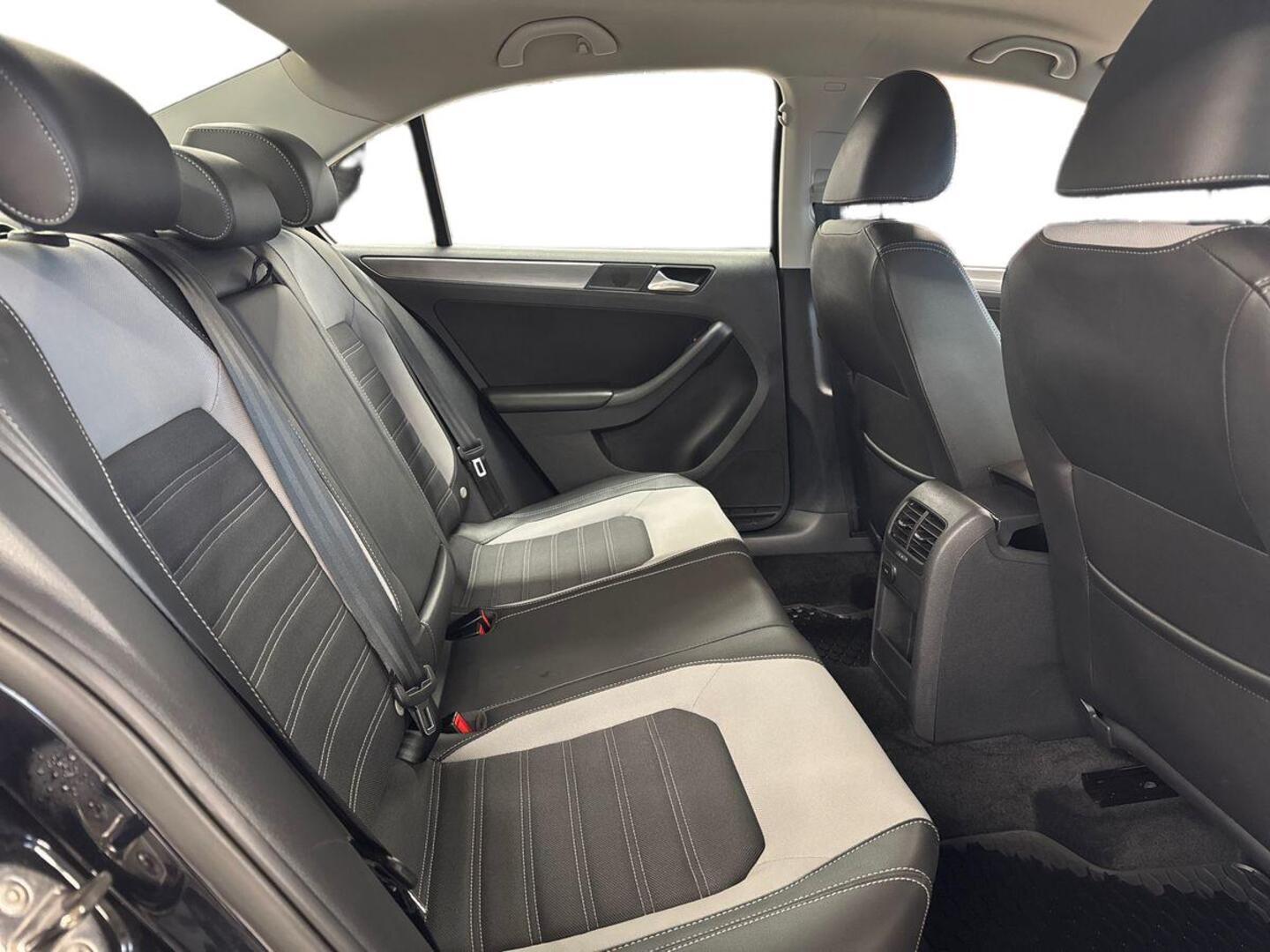 VOLKSWAGEN Jetta 2014