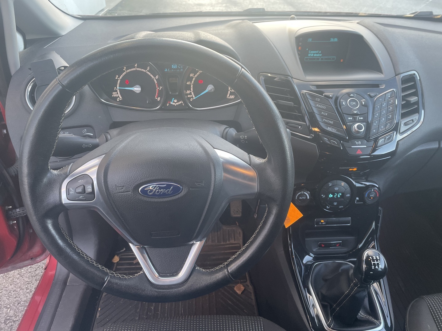 FORD Fiesta 2015