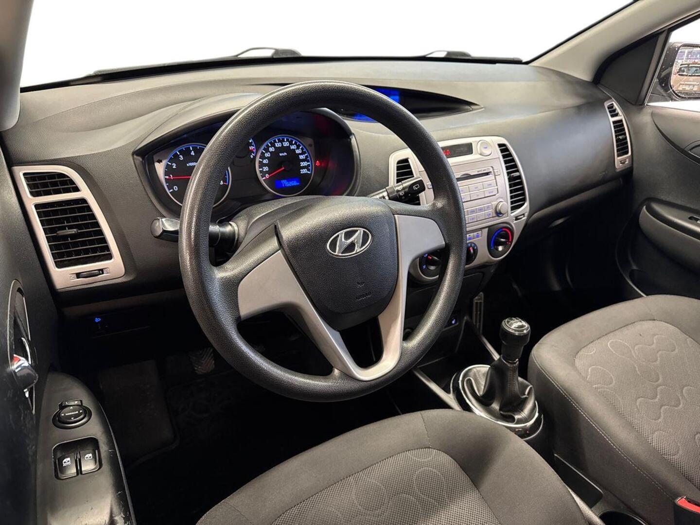 HYUNDAI i20 2012