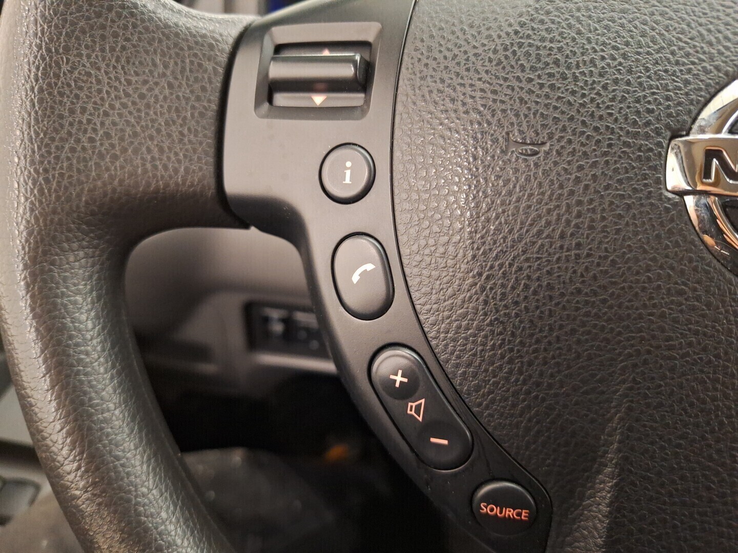 NISSAN NV200 2017