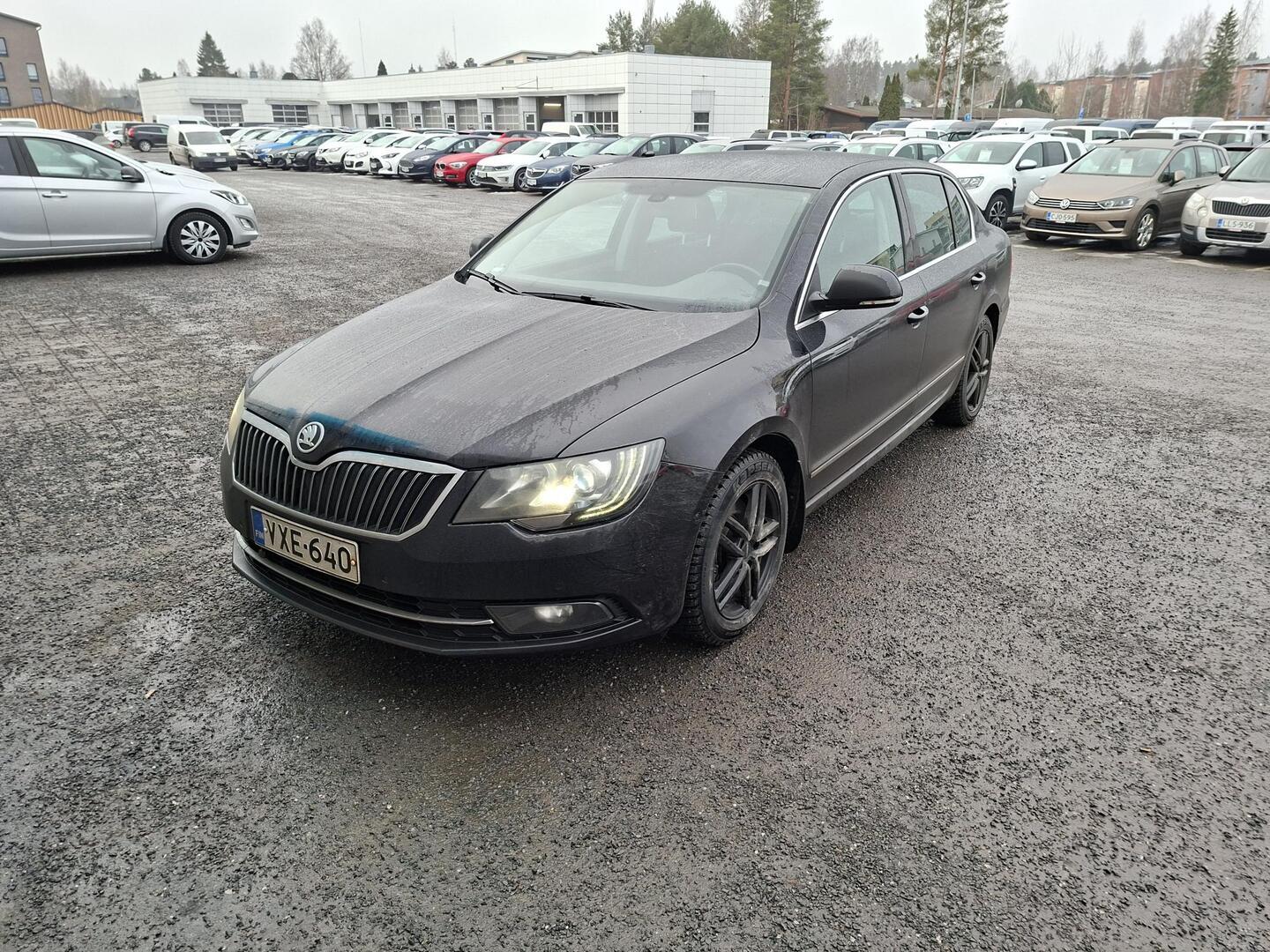 SKODA Superb 2013