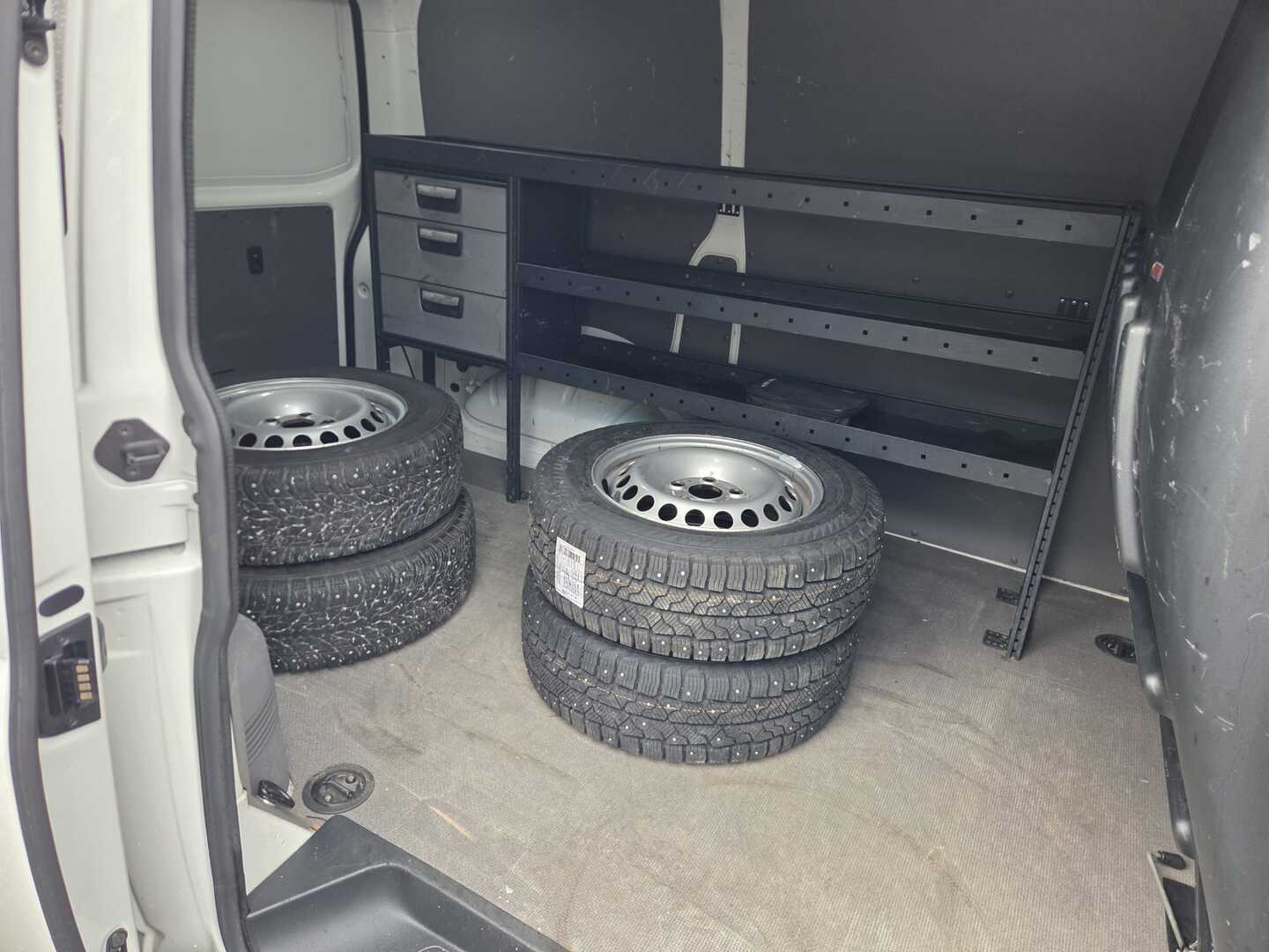 VOLKSWAGEN Transporter 10