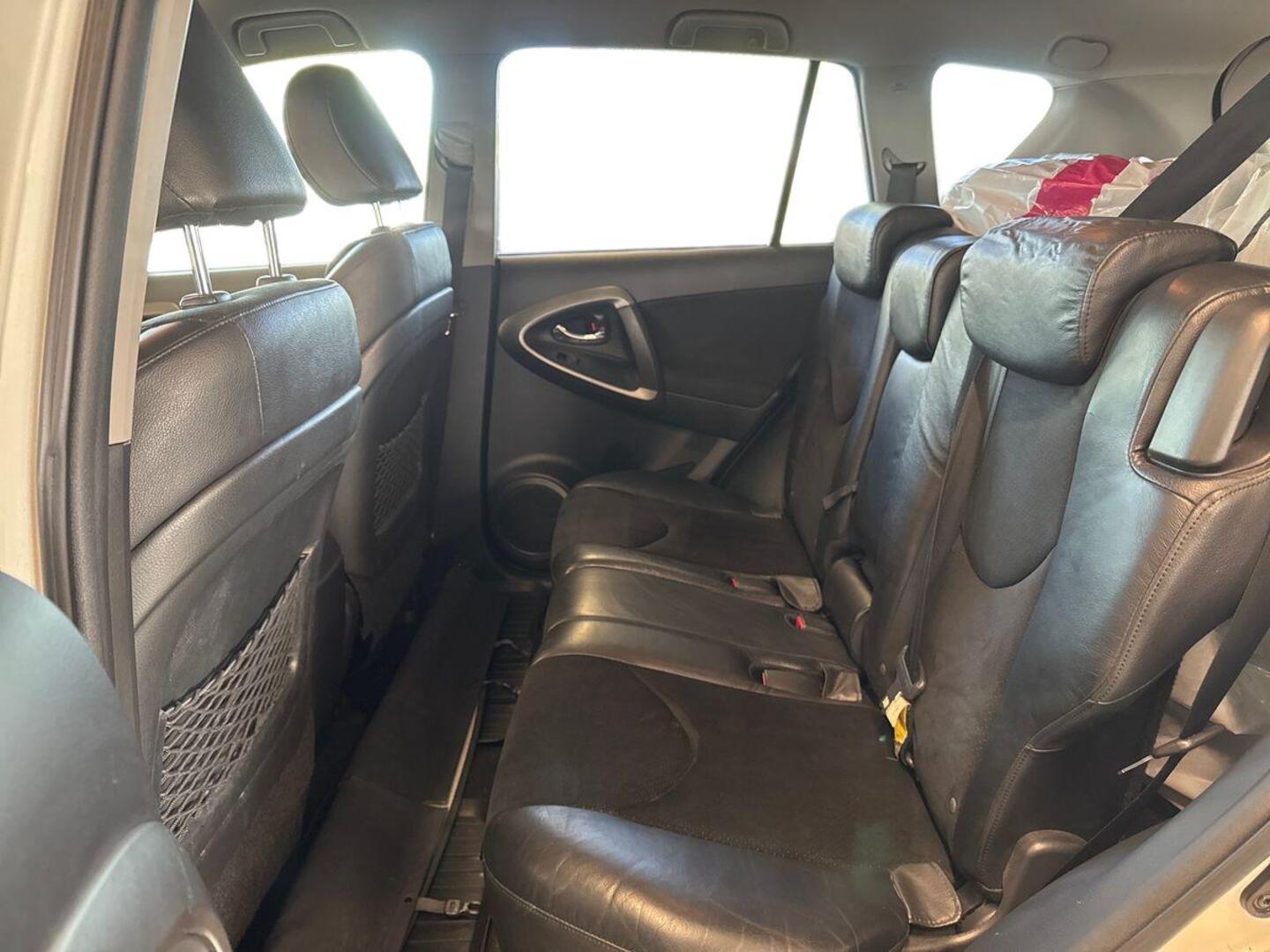 TOYOTA RAV4 20