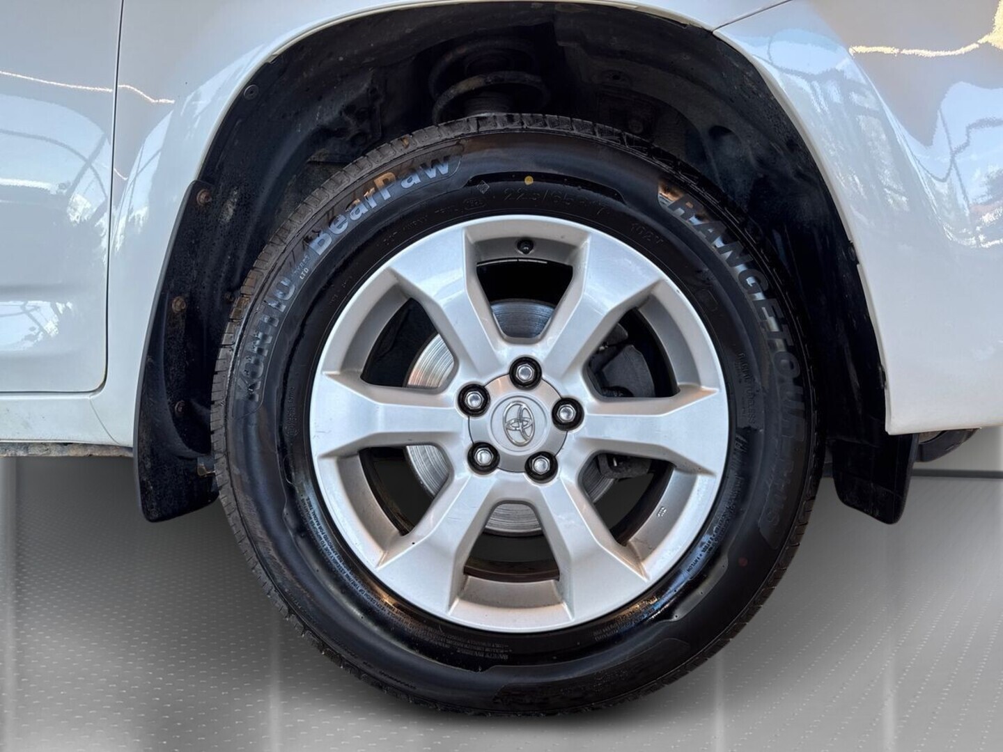 TOYOTA RAV4 24