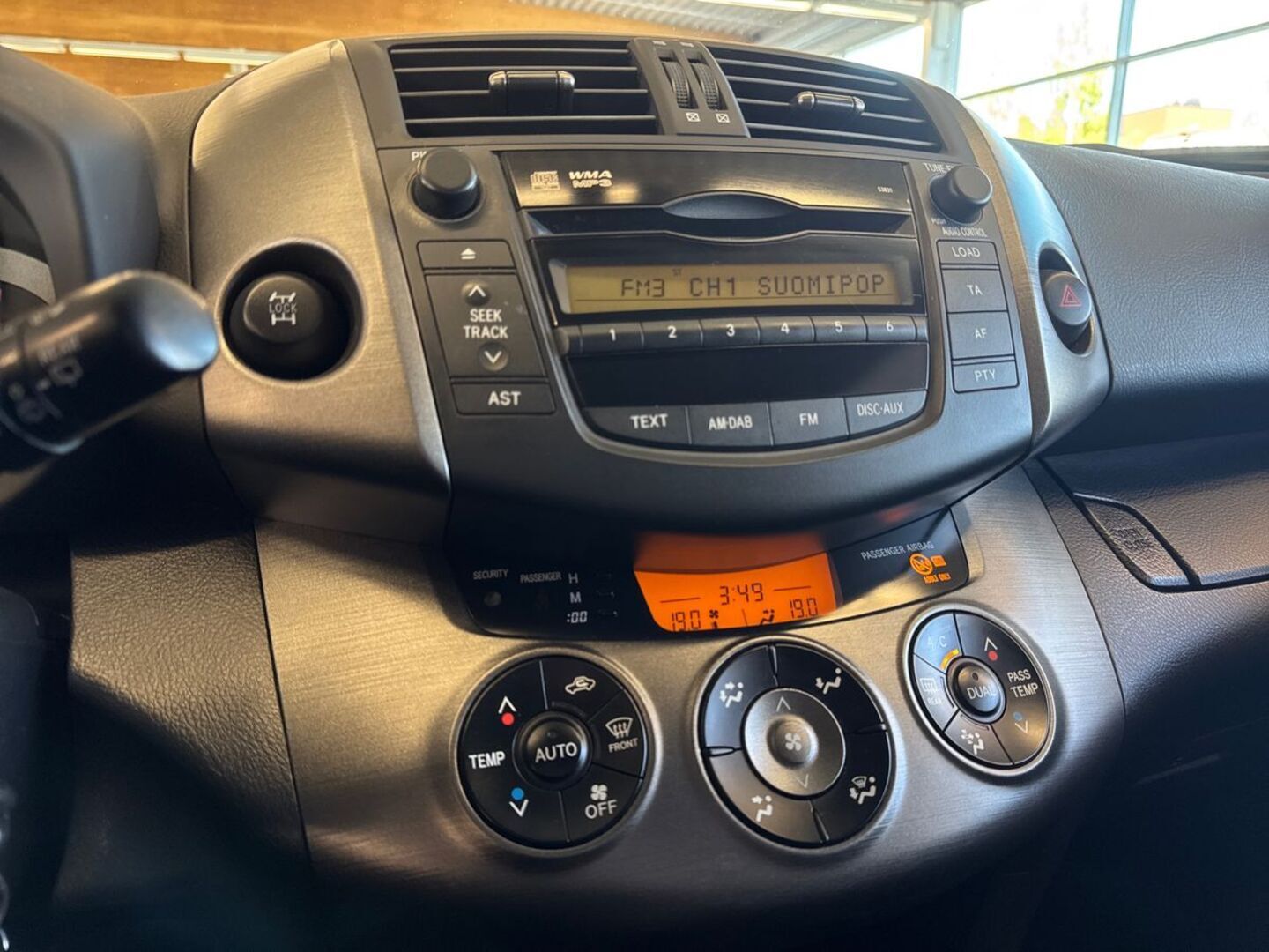 TOYOTA RAV4 32