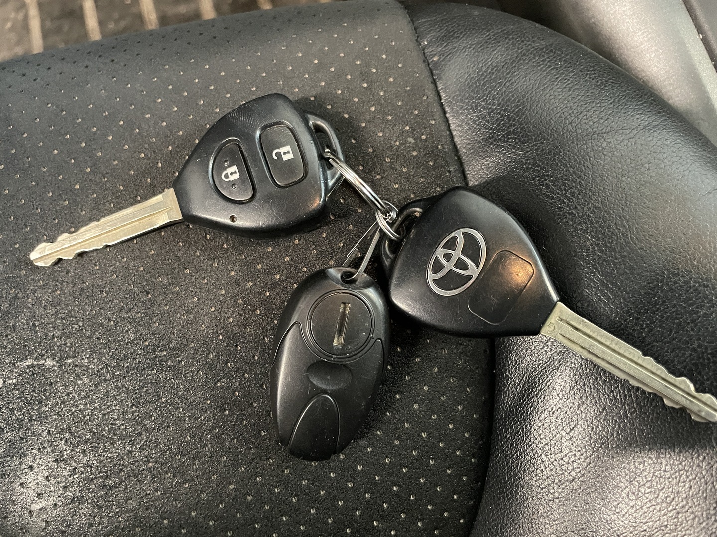 TOYOTA RAV4 39