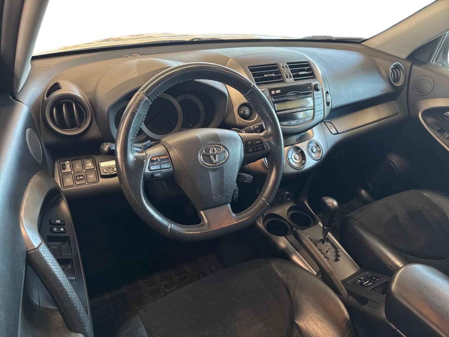 TOYOTA RAV4 13