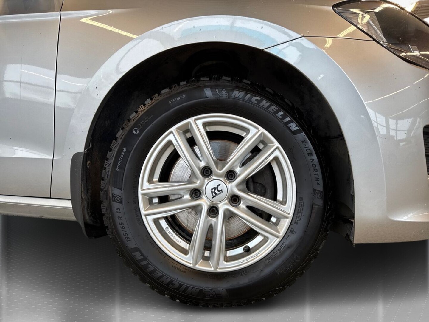 VOLKSWAGEN Golf Sportsvan 2014