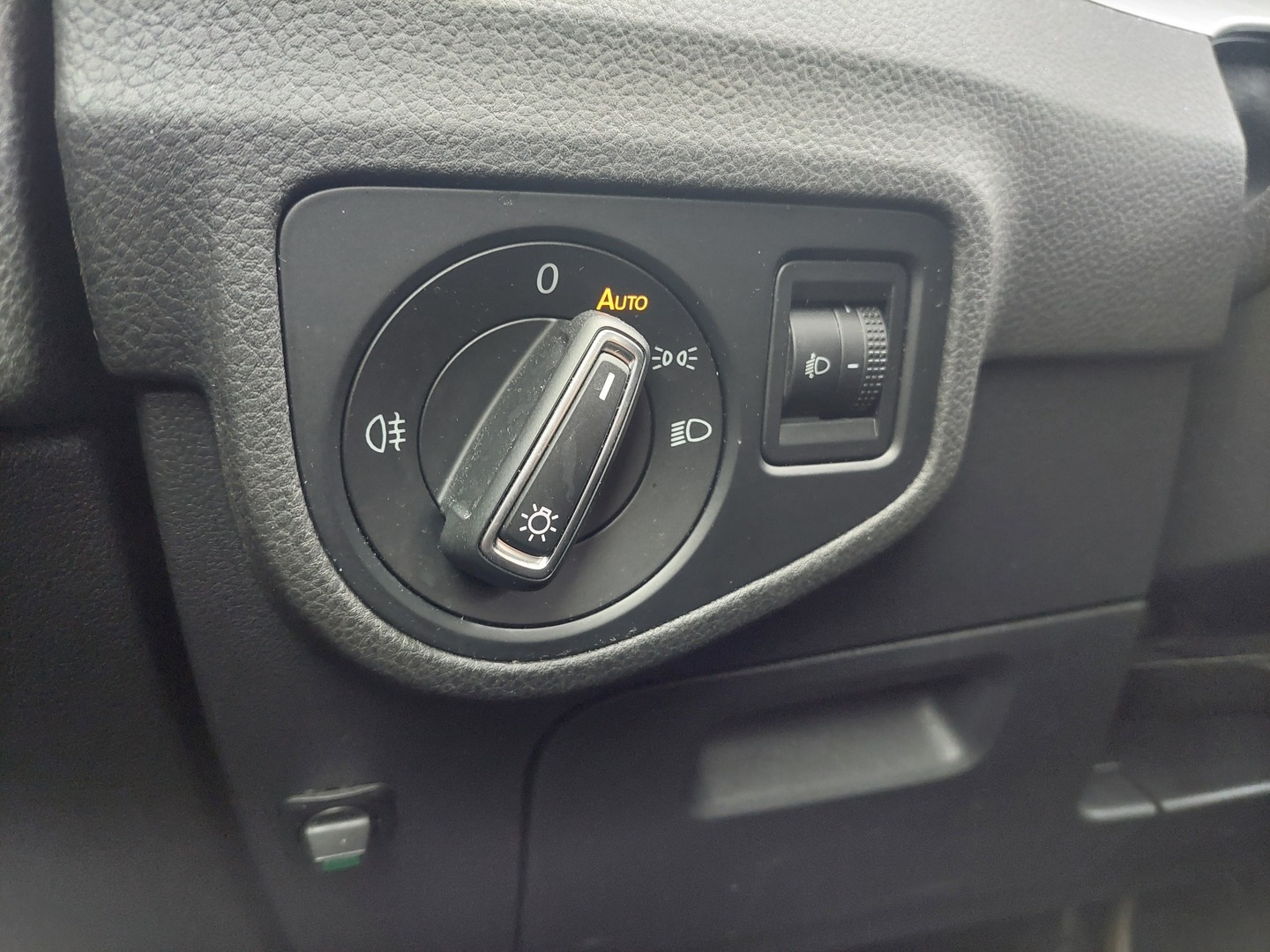 VOLKSWAGEN Golf Sportsvan 2014