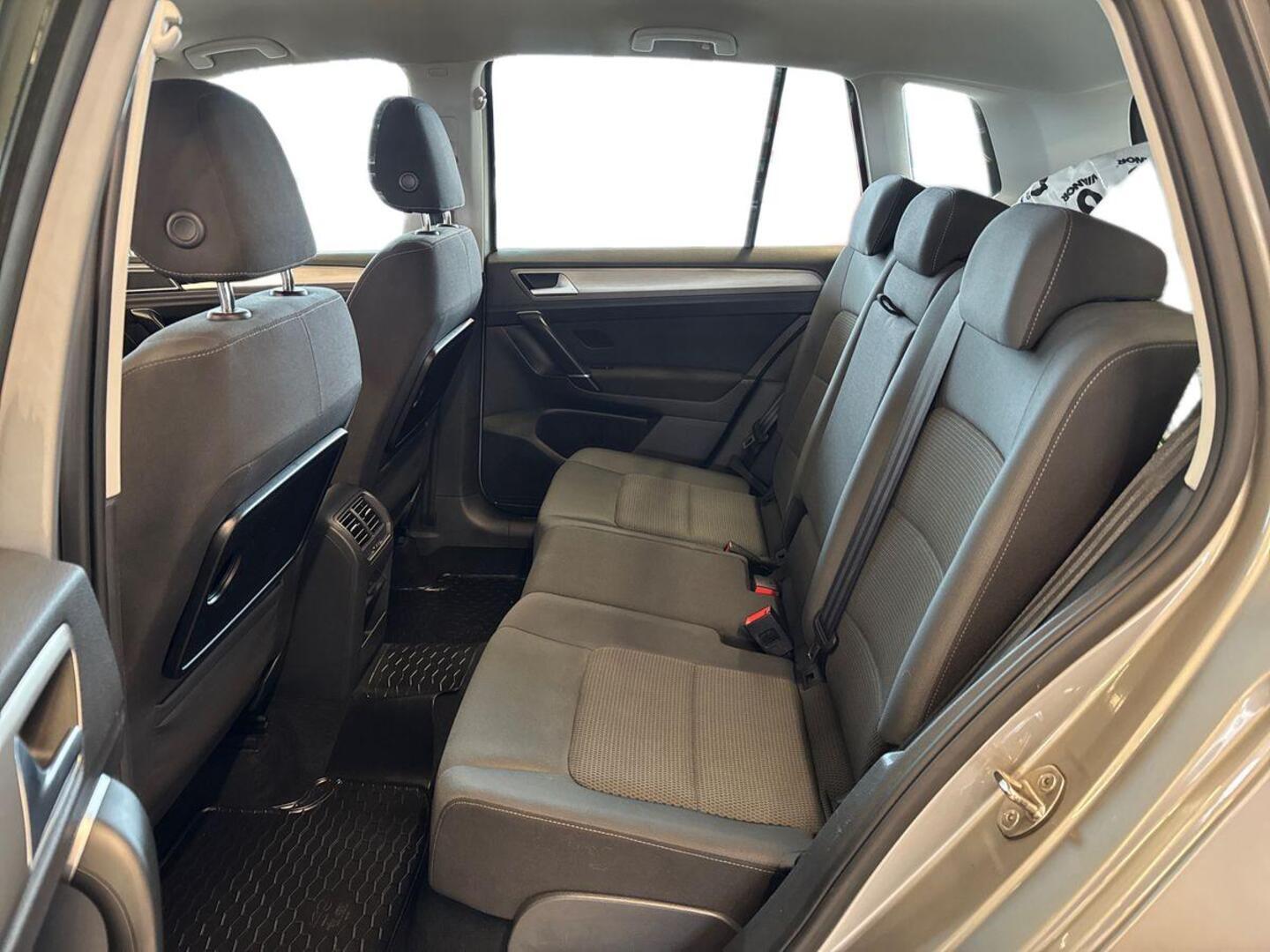 VOLKSWAGEN Golf Sportsvan 2014