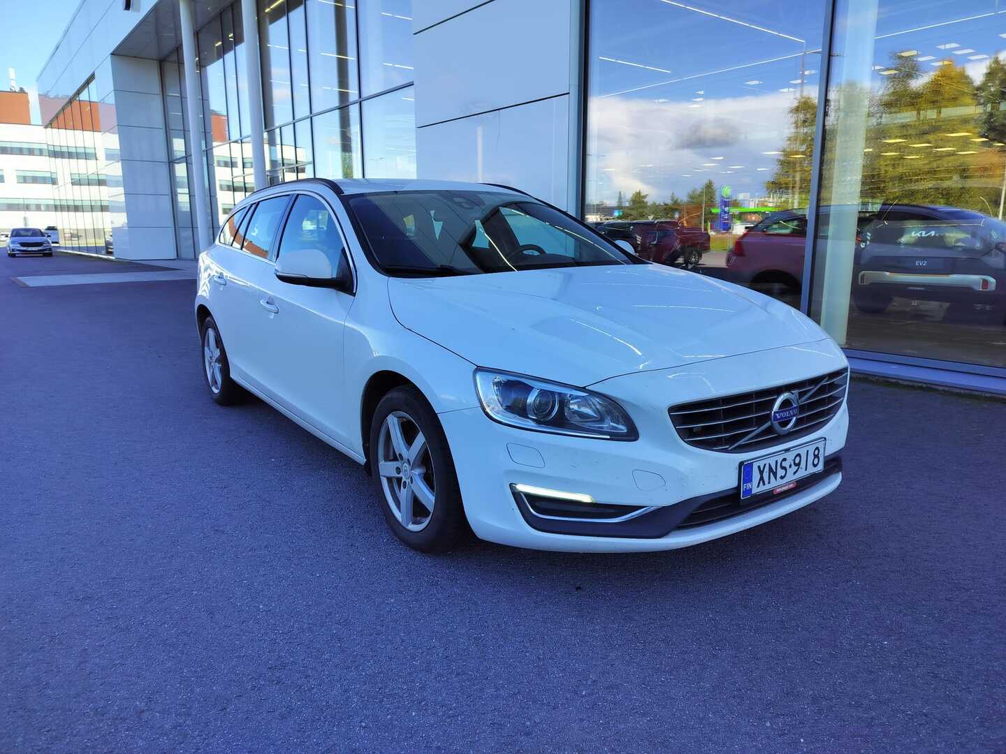 VOLVO V60 2016