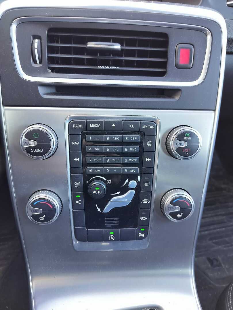 VOLVO V60 2016