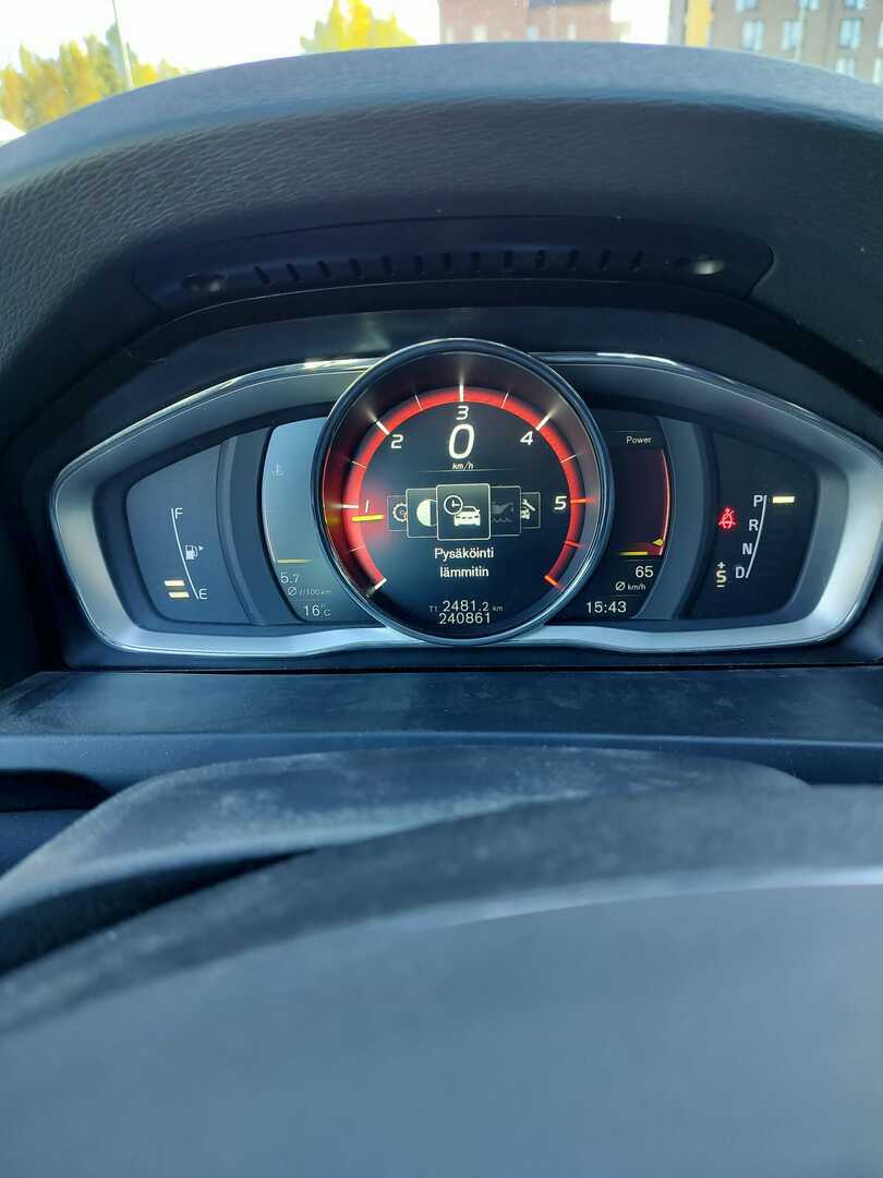 VOLVO V60 2016