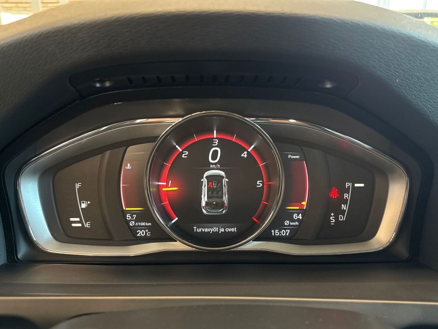VOLVO V60 15