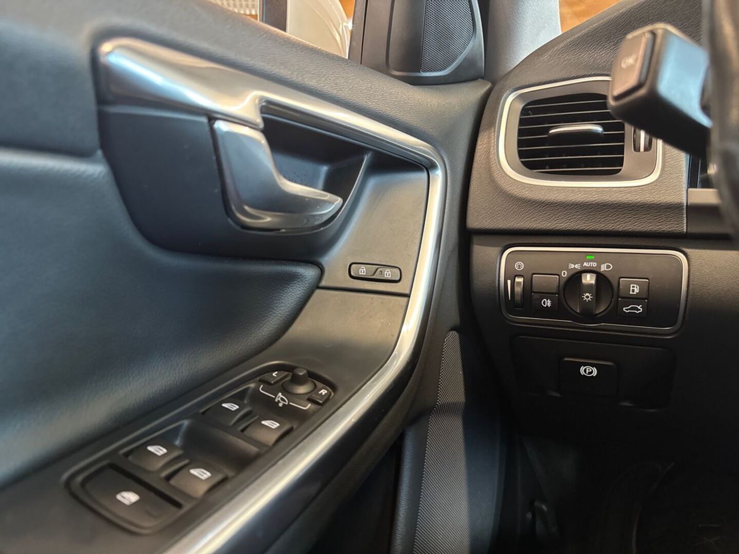 VOLVO V60 18