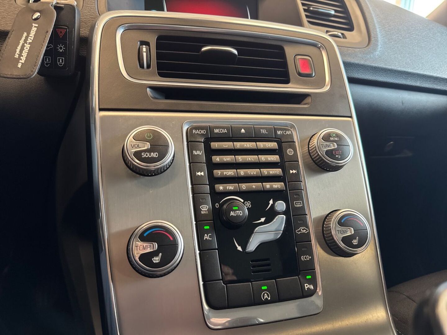 VOLVO V60 19