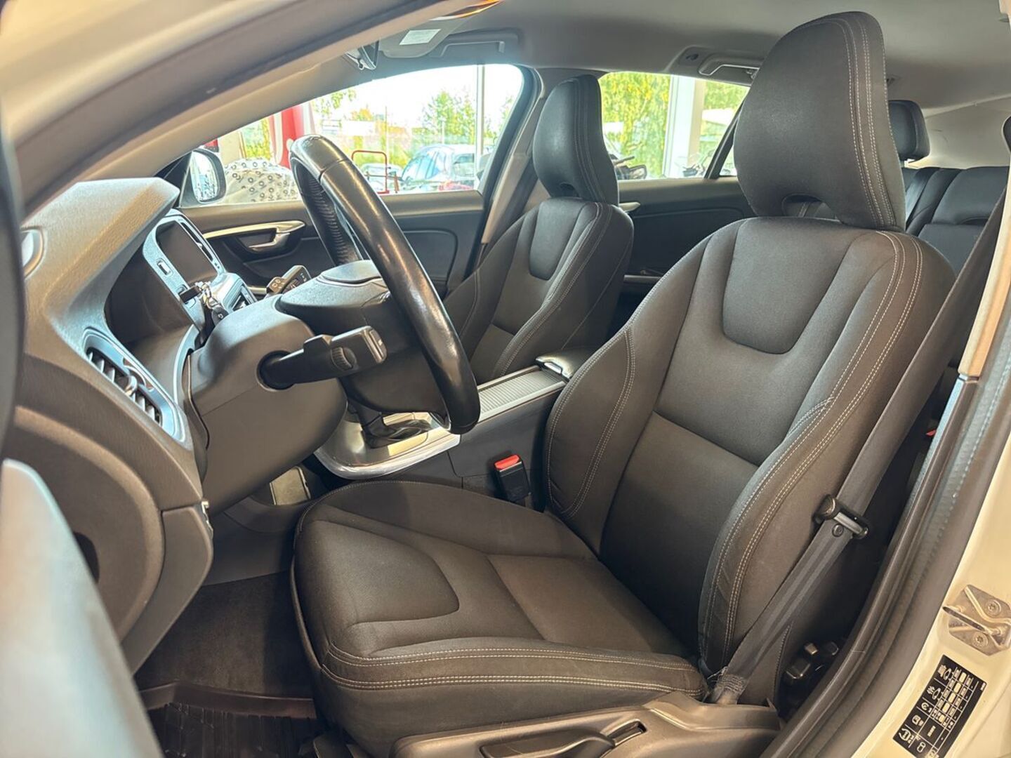 VOLVO V60 24