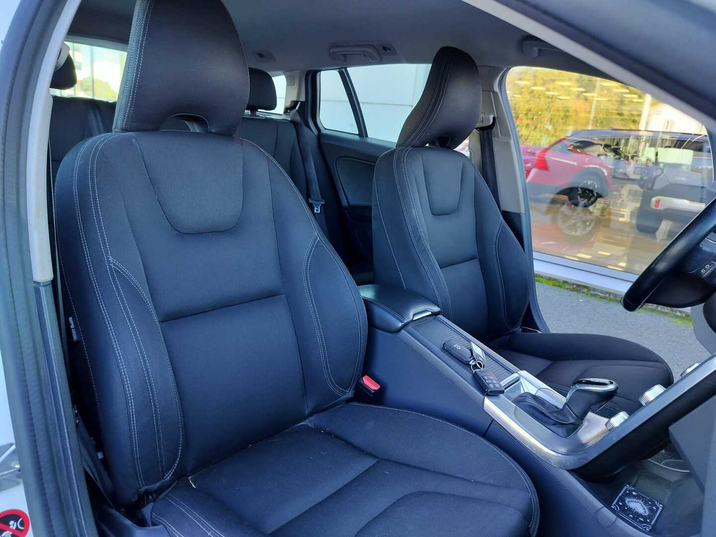 VOLVO V60 2016