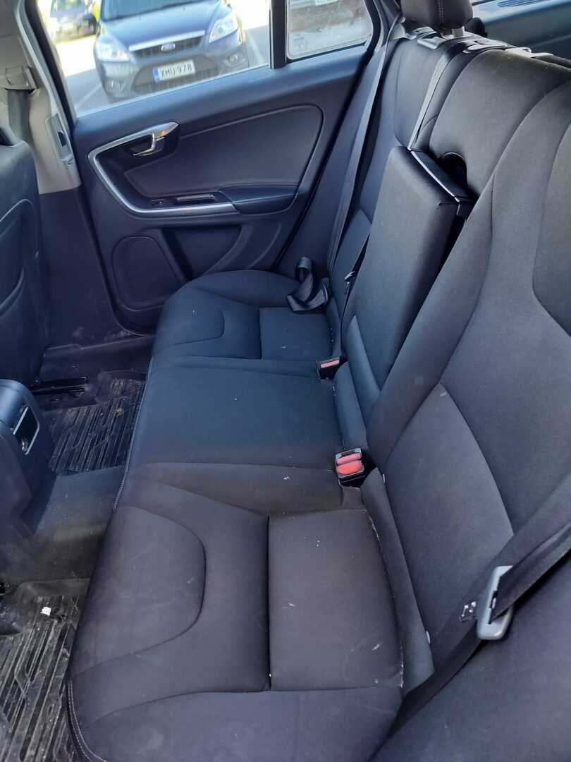 VOLVO V60 2016