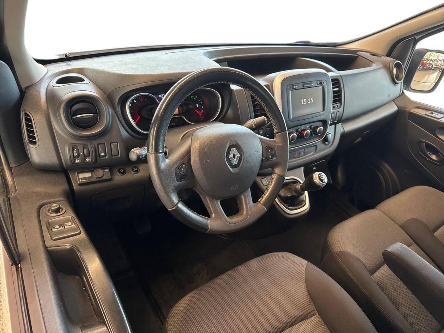 RENAULT Trafic 10