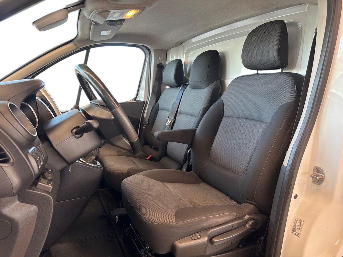 RENAULT Trafic 11