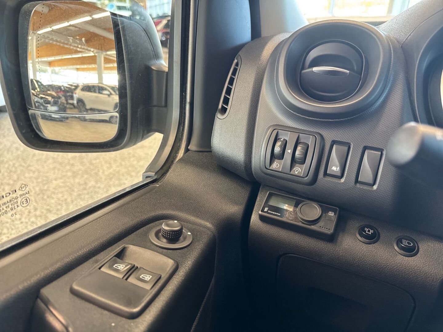 RENAULT Trafic 14