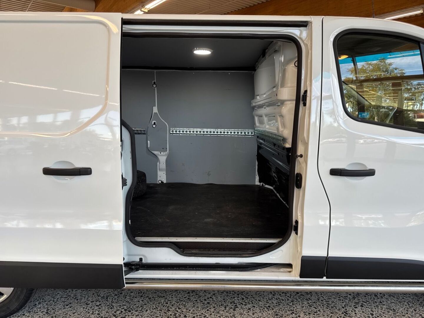 RENAULT Trafic 5