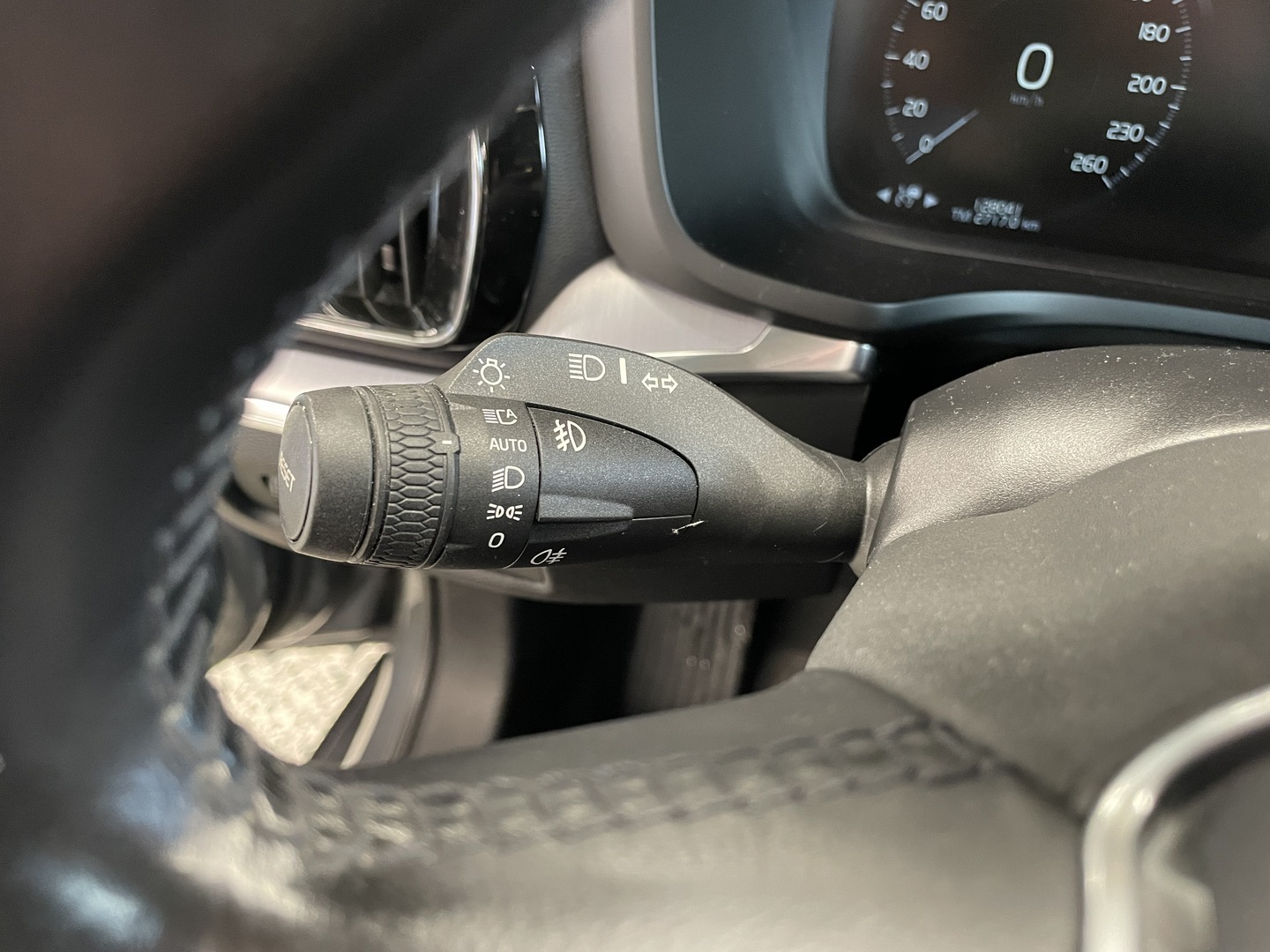VOLVO V60 2020