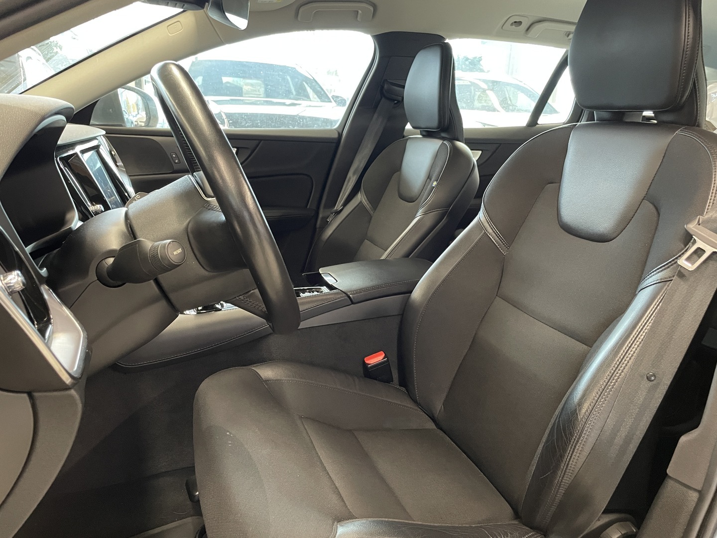 VOLVO V60 2020