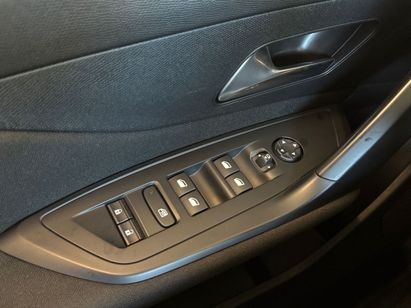 PEUGEOT 308 2023