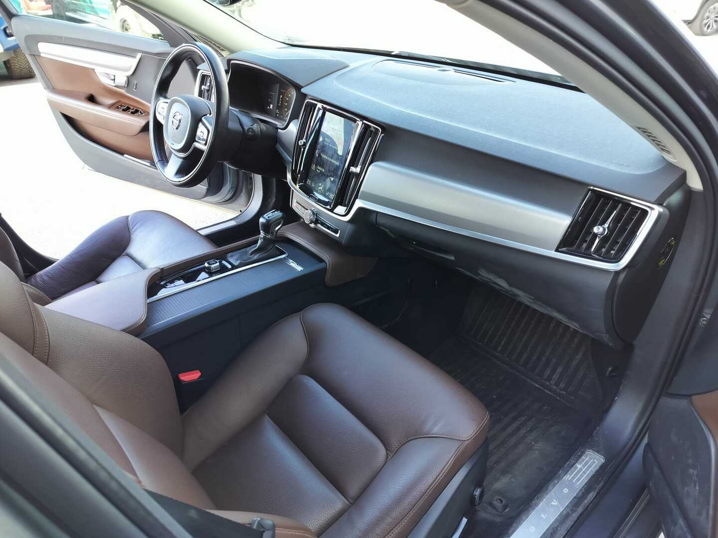 VOLVO V90 2019