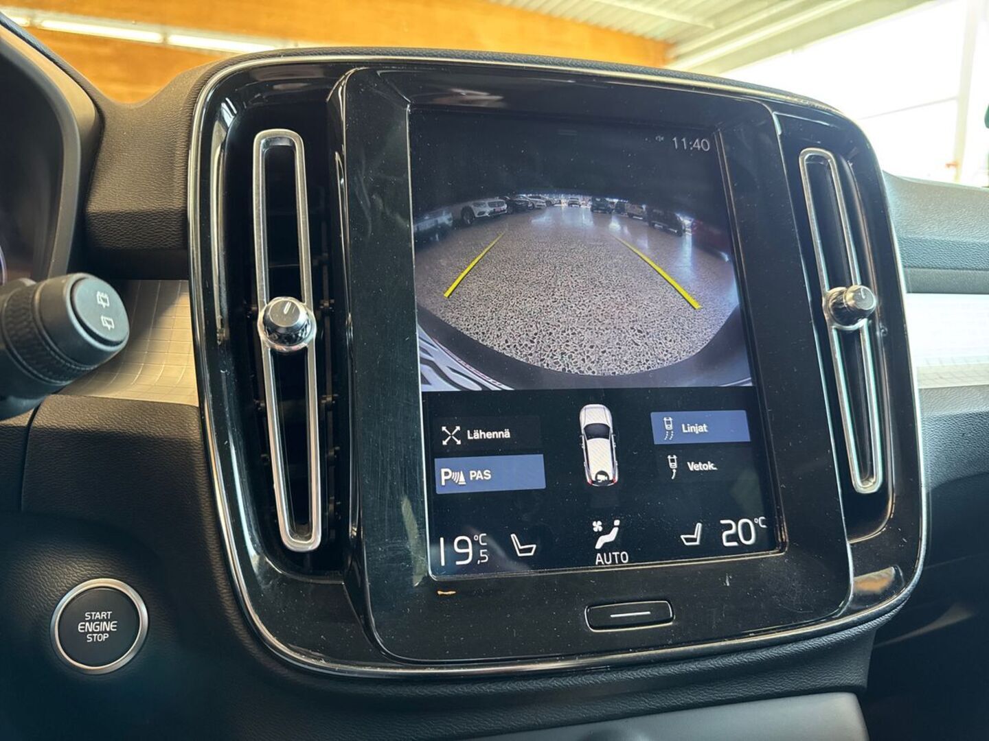VOLVO XC40 2019