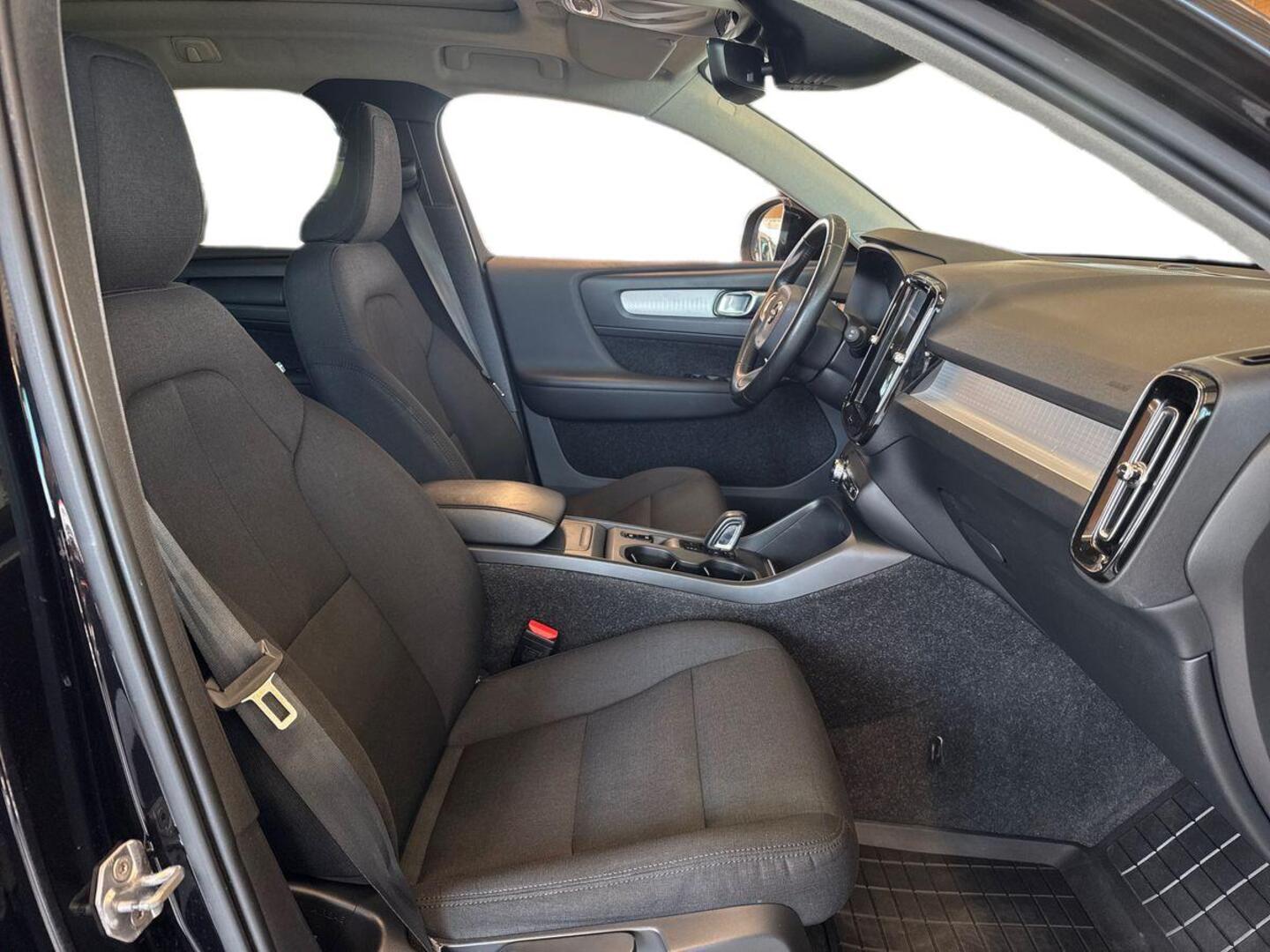 VOLVO XC40 2019