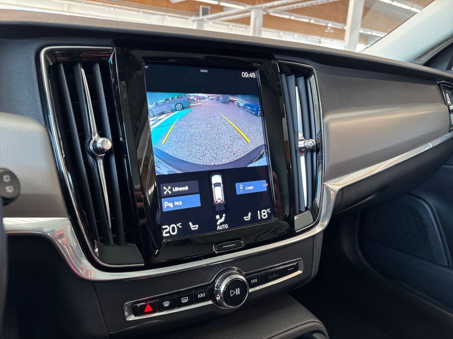 VOLVO V90 17
