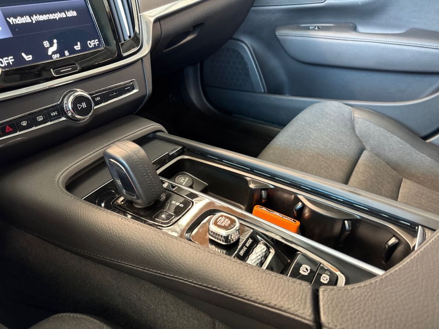 VOLVO V90 18
