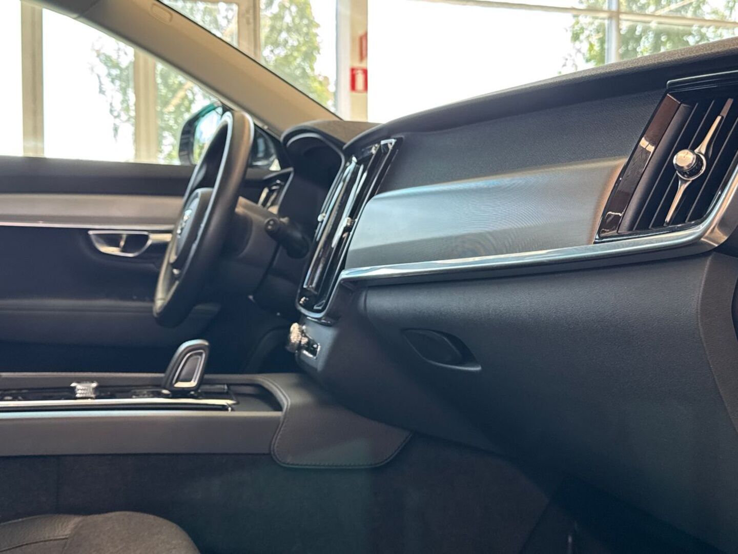 VOLVO V90 22