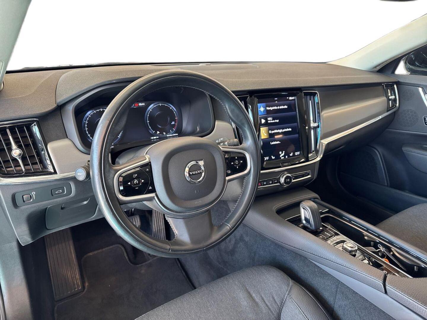 VOLVO V90 7