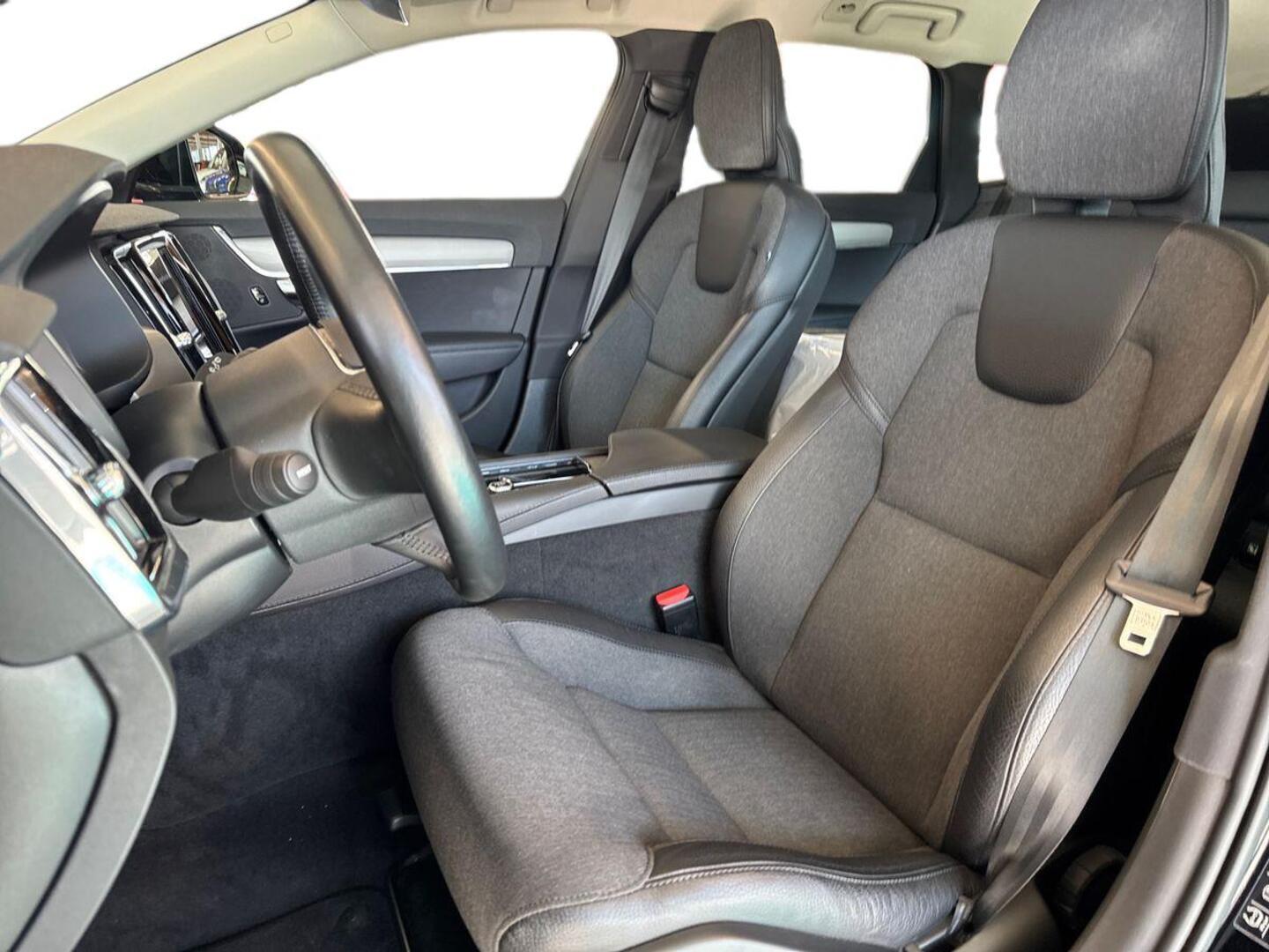 VOLVO V90 9