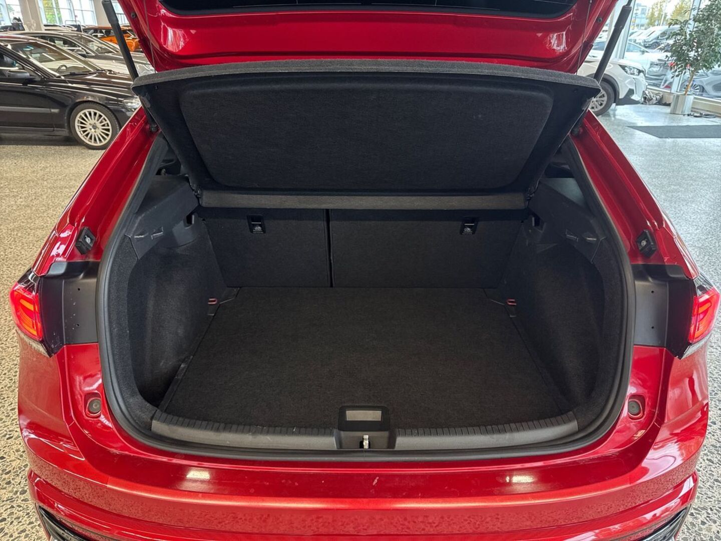 VOLKSWAGEN Taigo 11