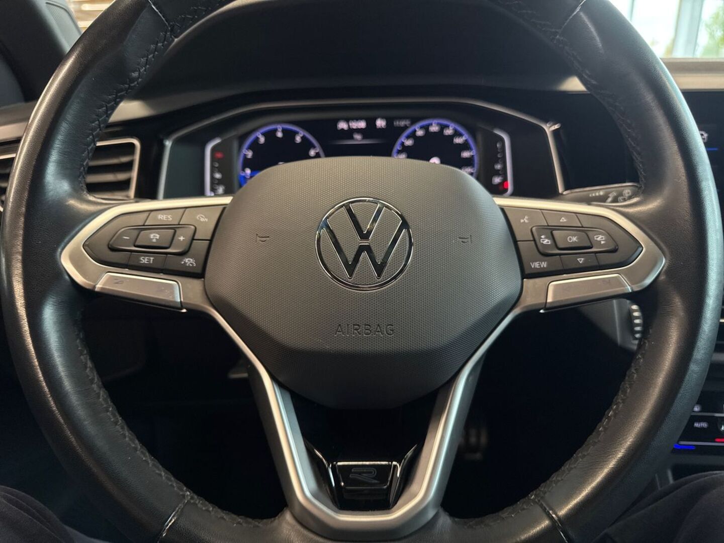 VOLKSWAGEN Taigo 15