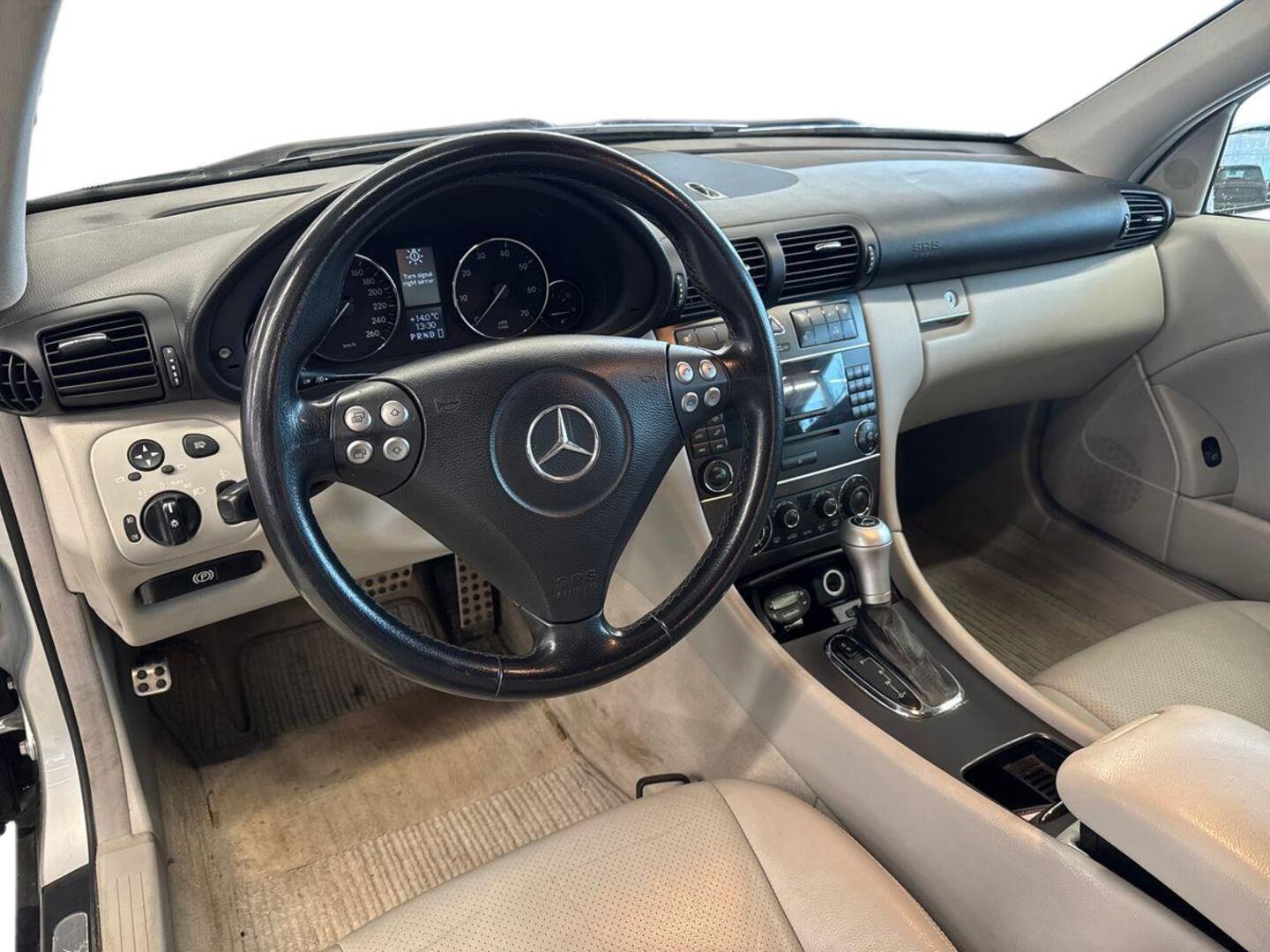 MERCEDES-BENZ C 2004