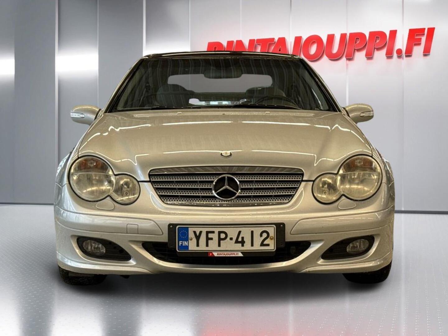 MERCEDES-BENZ C 2004