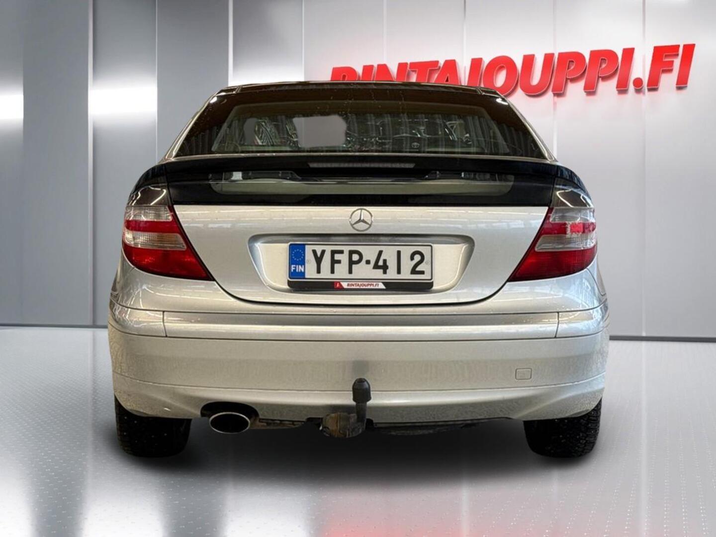 MERCEDES-BENZ C 2004