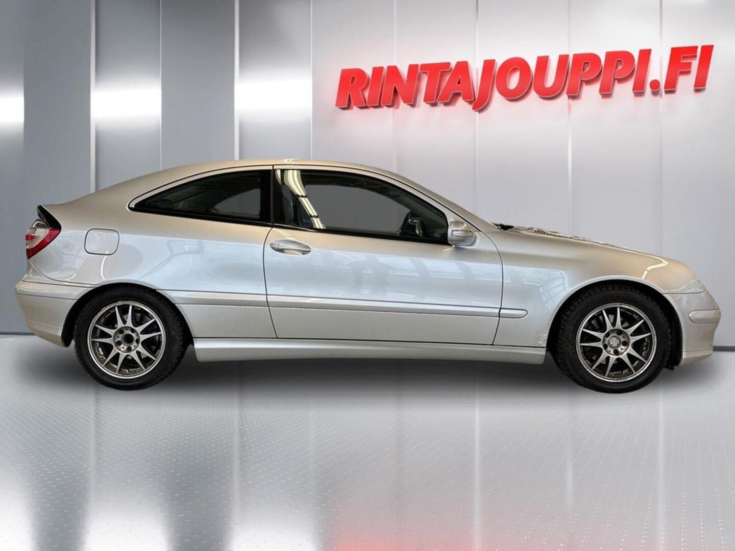 MERCEDES-BENZ C 2004