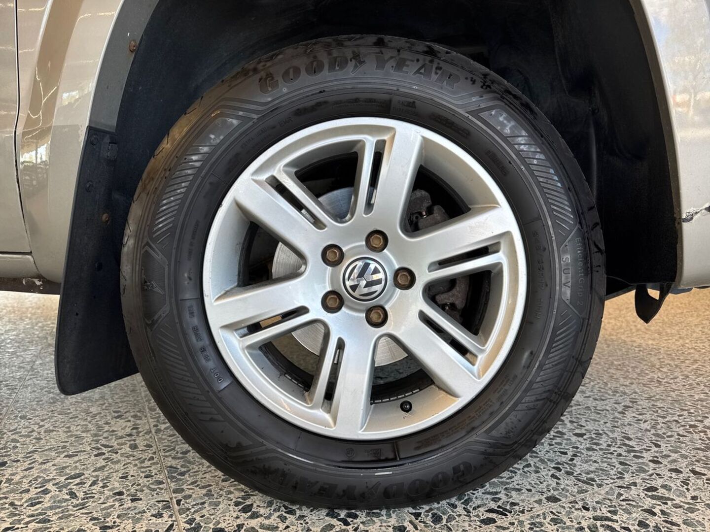 VOLKSWAGEN Amarok 2011