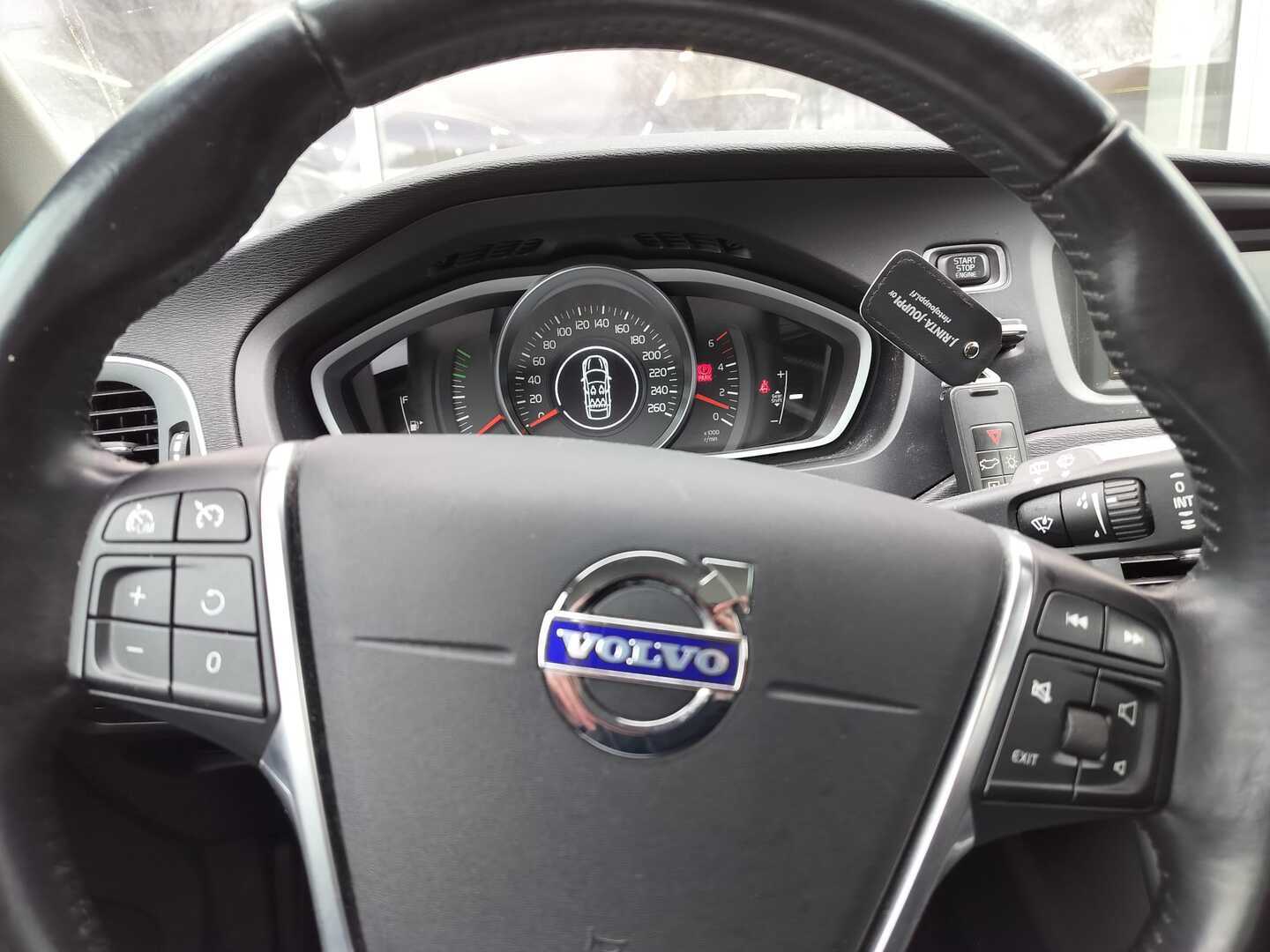 VOLVO V40 2013